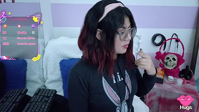 Catwhite  online show from October 27, 8:02 pm