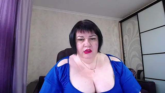 JuicyLady Di online show from October 16, 5:19 am