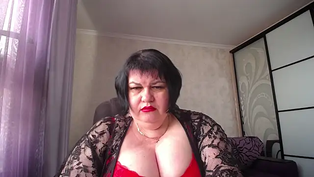 JuicyLady Di online show from March 22, 6:28 am