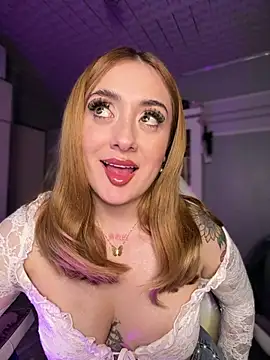 Sam Thompsoon  online show from March 28, 3:17 am