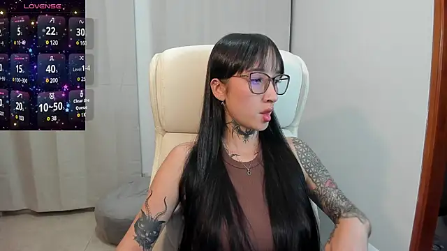 xisisxx online show from December 13, 2:32 am