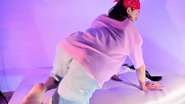 ArchieCollins online show from February 8, 2:36 am