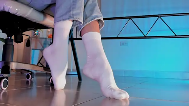 ArchieCollins online show from September 17, 6:15 am