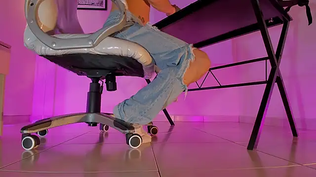 ArchieCollins online show from October 2, 3:02 am