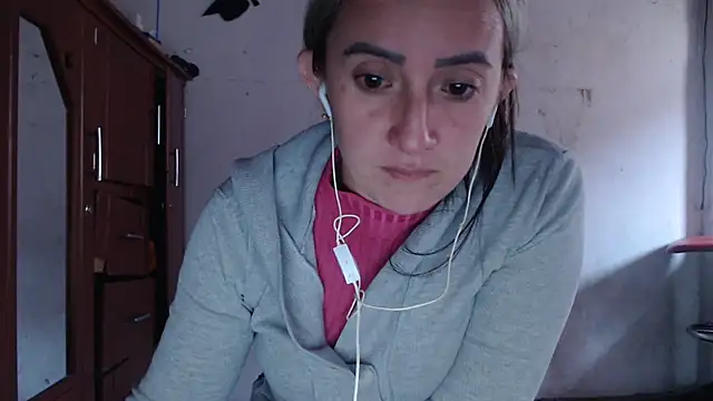 Snapshot of DeepAnal07 chatting on April 17, 7:28 pm DeepAnal07 online show from April 17, 7:28 pm