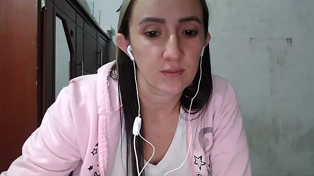 Snapshot of DeepAnal07 chatting on May 6, 3:46 am DeepAnal07 online show from May 6, 3:46 am