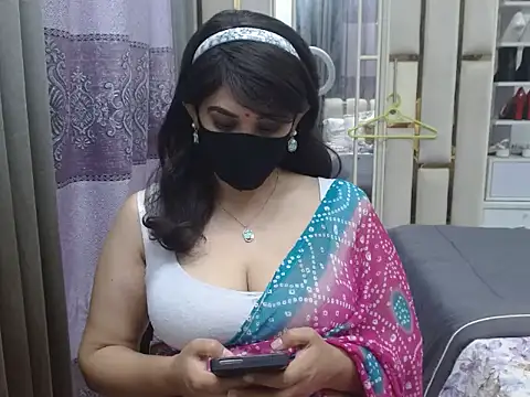 Lovelywife786 online show from July 25, 6:00 am