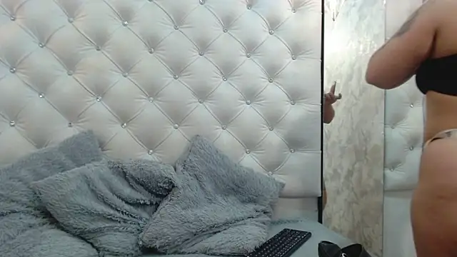 EmilyQueen3x online show from January 7, 1:46 pm