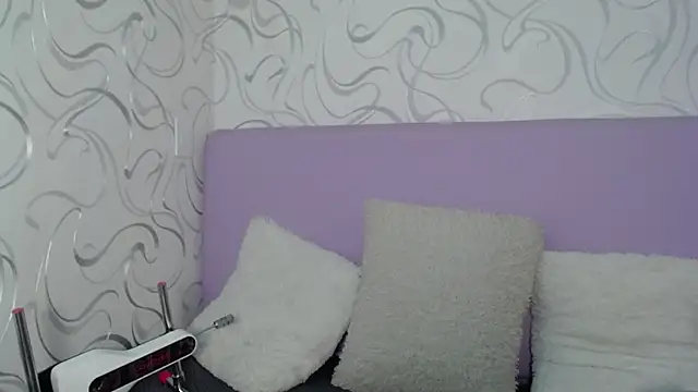 EmilyQueen3x online show from November 12, 1:55 pm