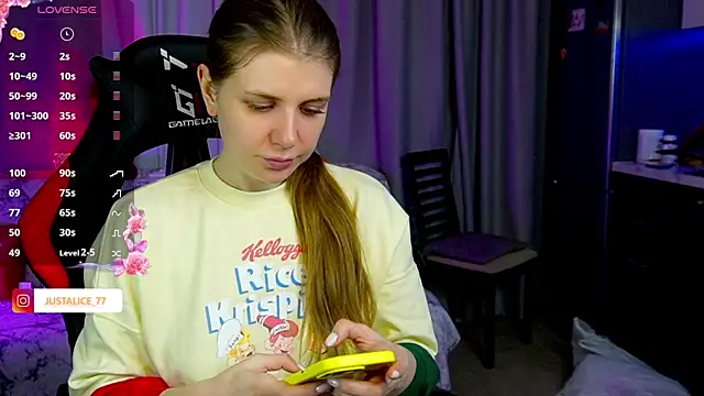 Just alice online show from December 20, 4:04 pm