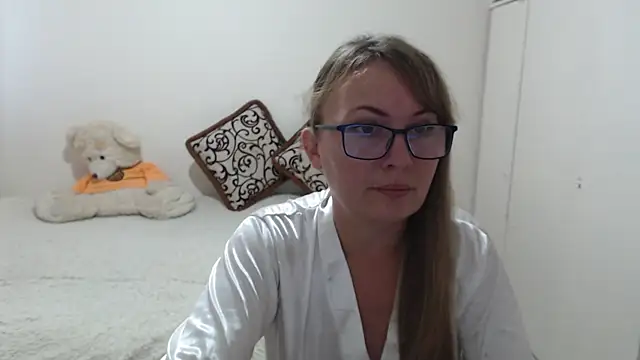 Snapshot of MargotLot chatting on July 26, 2:02 pm MargotLot online show from July 26, 2:02 pm