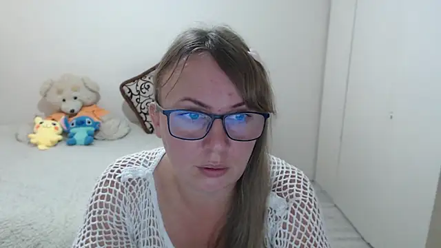 Snapshot of MargotLot chatting on August 1, 1:21 pm MargotLot online show from August 1, 1:21 pm