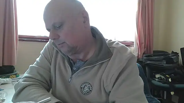 Snapshot of DaddyCumBumZA chatting on September 17, 11:45 am DaddyCumBumZA online show from September 17, 11:45 am