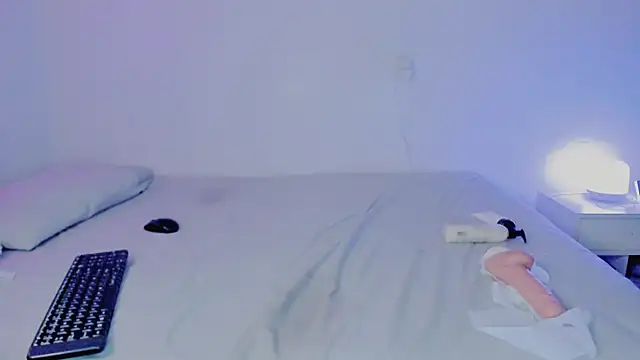 Amelia75 online show from December 30, 2:31 am