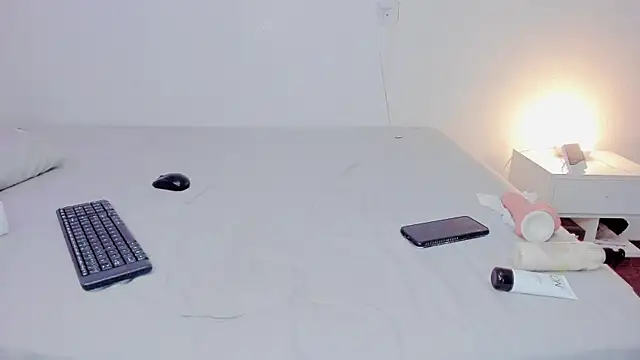 Amelia75 online show from February 8, 11:45 pm