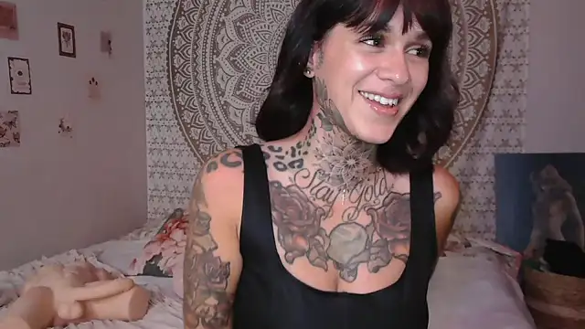 Rosaly  online show from December 12, 7:37 pm