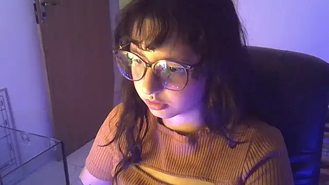 myamillor online show from December 7, 10:39 pm