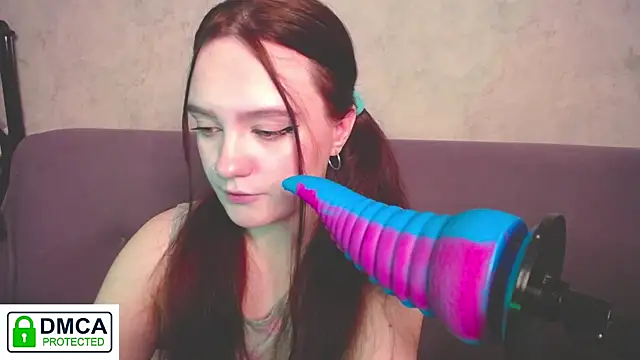 Snapshot of Alyssa___Scarlet chatting on November 21, 3:49 am Alyssa Scarlet online show from November 21, 3:49 am