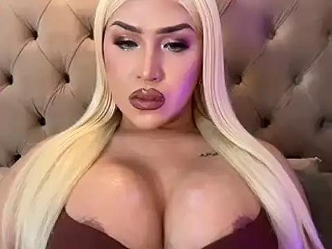 Your Majesty Tyra online show from December 10, 8:08 am