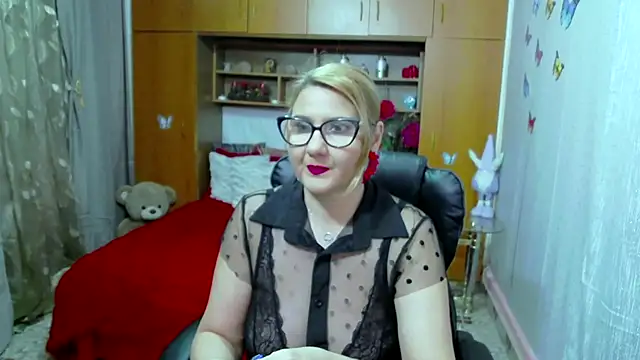 Snapshot of LucilleFenlys chatting on January 17, 9:39 pm LucilleFenlys online show from January 17, 9:39 pm