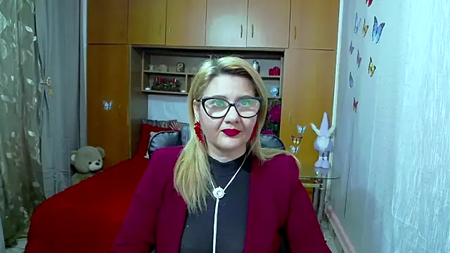 Snapshot of LucilleFenlys chatting on January 31, 8:43 pm LucilleFenlys online show from January 31, 8:43 pm