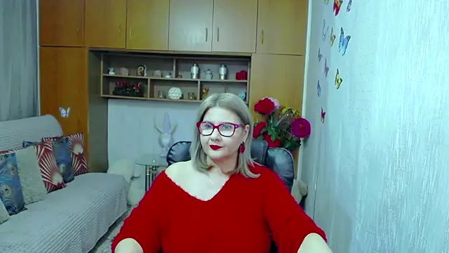 Snapshot of LucilleFenlys chatting on October 21, 11:16 pm LucilleFenlys online show from October 21, 11:16 pm
