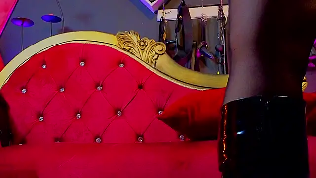 Snapshot of PerlaDivaio chatting on October 18, 2:18 pm PerlaDivaio online show from October 18, 2:18 pm