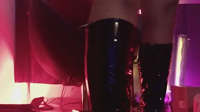 PerlaDivaio online show from February 21, 12:50 pm