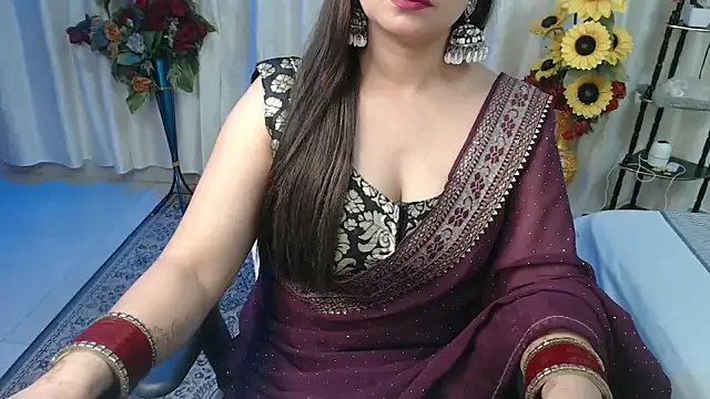 mahimagicdoll DESI online show from February 9, 8:24 pm