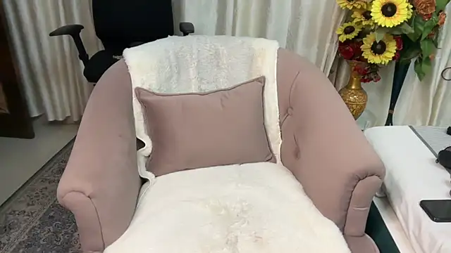 mahimagicdoll DESI online show from March 12, 12:57 pm