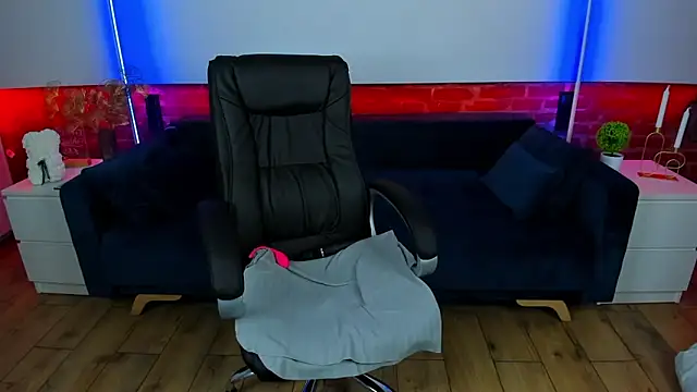 Snapshot of Kamilla_Hot chatting on September 22, 6:32 pm Kamilla Hot online show from September 22, 6:32 pm