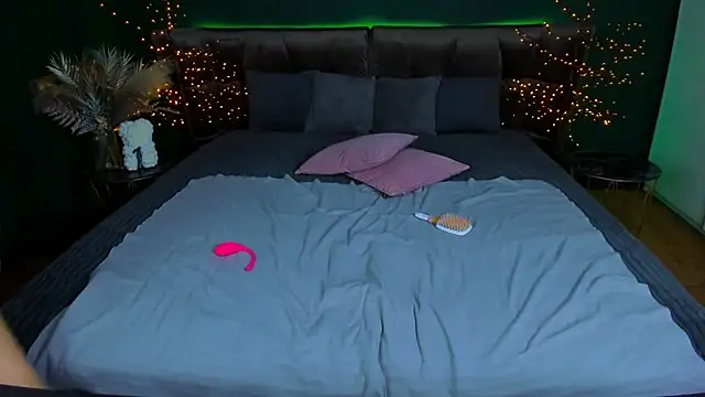 Snapshot of Kamilla_Hot chatting on November 21, 6:34 am Kamilla Hot online show from November 21, 6:34 am