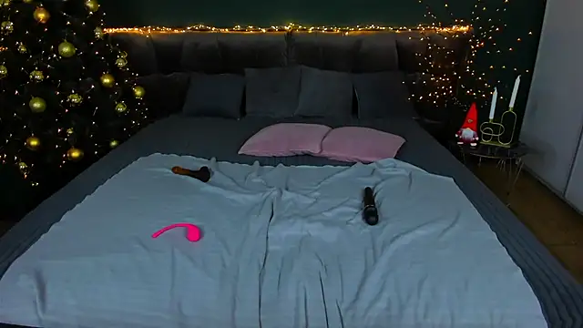 Snapshot of Kamilla_Hot chatting on December 5, 6:33 am Kamilla Hot online show from December 5, 6:33 am