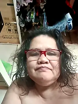 Snapshot of Chubbysweetmom chatting on February 24, 7:00 am Chubbysweetmom online show from February 24, 7:00 am