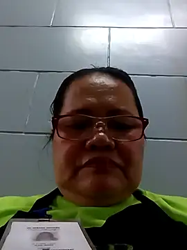 Snapshot of Chubbysweetmom chatting on September 13, 2:11 am Chubbysweetmom online show from September 13, 2:11 am