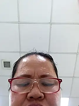 Snapshot of Chubbysweetmom chatting on November 1, 1:18 am Chubbysweetmom online show from November 1, 1:18 am