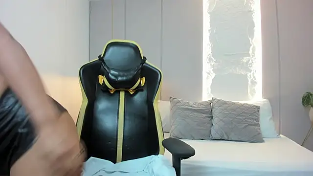 Snapshot of isabella_florez chatting on March 19, 11:47 am isabella florez online show from March 19, 11:47 am