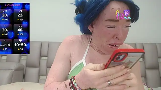 Kittywhiteass online show from February 6, 4:17 am