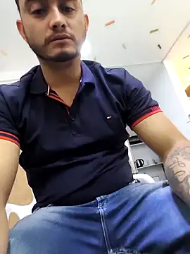 Snapshot of DatableTriumph chatting on February 16, 7:54 pm DatableTriumph online show from February 16, 7:54 pm