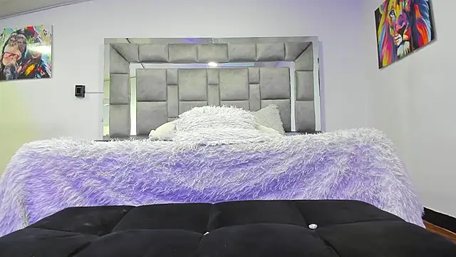 Candy And Andy  online show from March 26, 4:34 pm