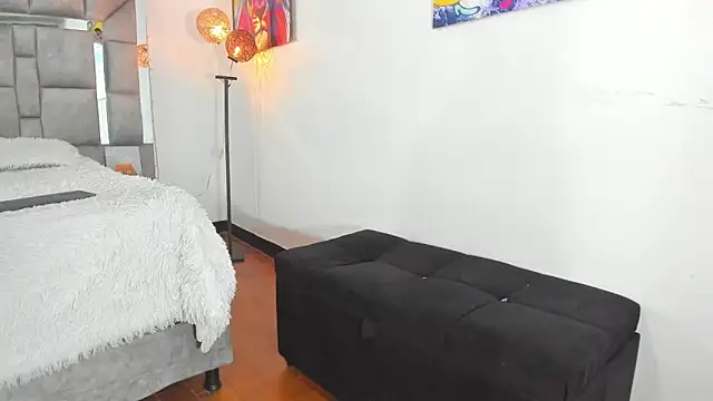Candy And Andy  online show from May 4, 2:02 pm