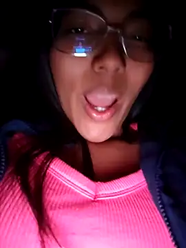 Snapshot of SheenaBrooke chatting on December 27, 3:20 am SheenaBrooke online show from December 27, 3:20 am