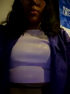 Snapshot of SheenaBrooke chatting on January 8, 2:25 am SheenaBrooke online show from January 8, 2:25 am