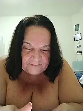 Snapshot of Yaya_Mineira chatting on April 15, 2:51 am Yaya Mineira online show from April 15, 2:51 am