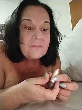 Snapshot of Yaya_Mineira chatting on May 11, 10:18 pm Yaya Mineira online show from May 11, 10:18 pm