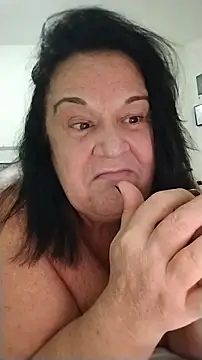 Snapshot of Yaya_Mineira chatting on June 14, 2:24 am Yaya Mineira online show from June 14, 2:24 am