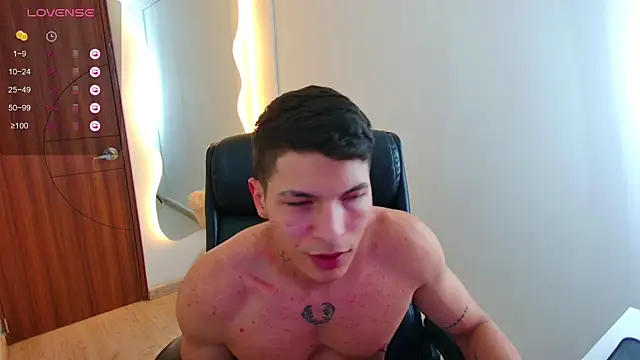 Snapshot of harrisoncuper chatting on September 26, 2:15 am harrisoncuper online show from September 26, 2:15 am