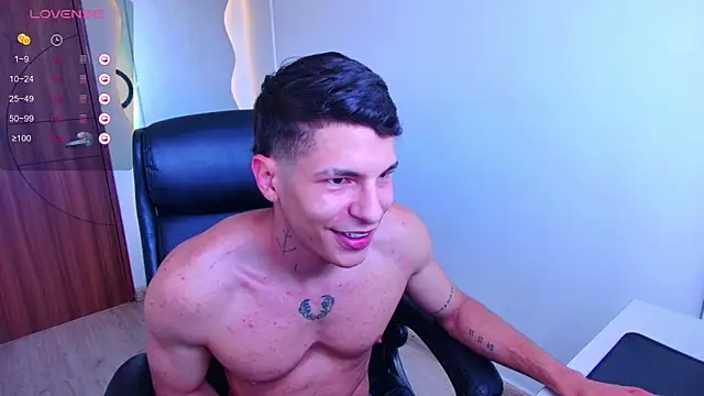 Snapshot of harrisoncuper chatting on October 8, 9:23 pm harrisoncuper online show from October 8, 9:23 pm