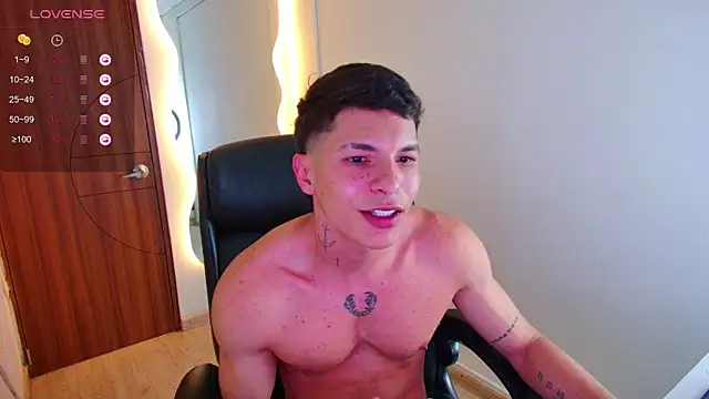 Snapshot of harrisoncuper chatting on October 20, 11:16 pm harrisoncuper online show from October 20, 11:16 pm