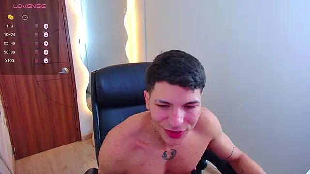 Snapshot of harrisoncuper chatting on November 21, 9:35 pm harrisoncuper online show from November 21, 9:35 pm